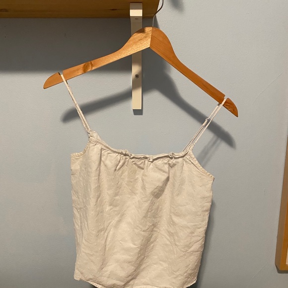 4 Tank Tops Bundle - Picture 2 of 5